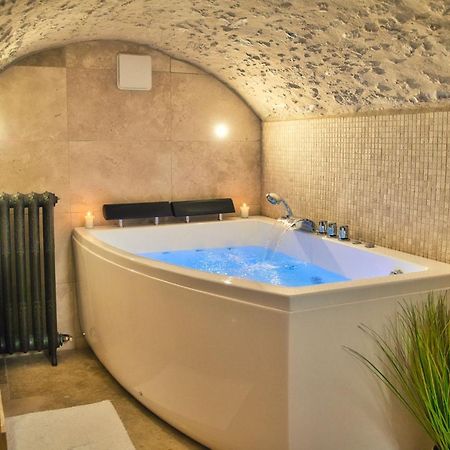 L'Oxalis Villa, Sauna Et Jaccuzi Privatif Bullion Екстер'єр фото